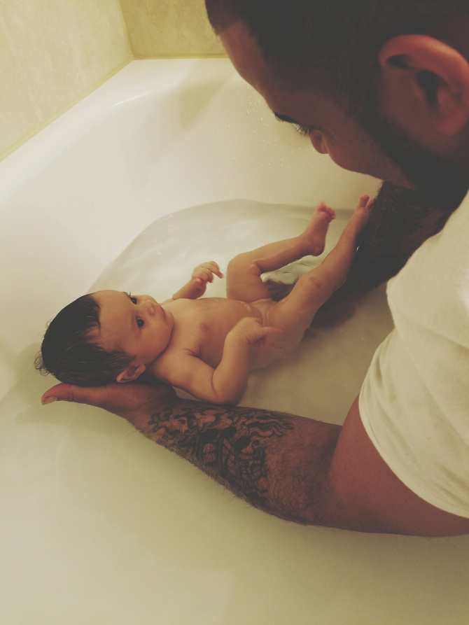 Wann darf man ein Neugeborenes baden?